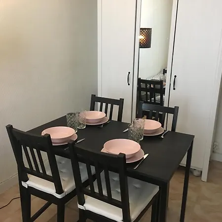 A 2 Pas Du Metro Parijs